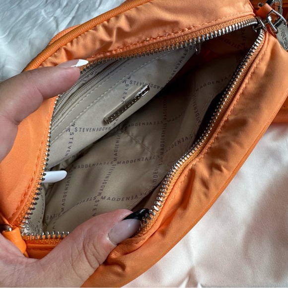 Steve Madden orange cross body bag - Picture 3 of 5